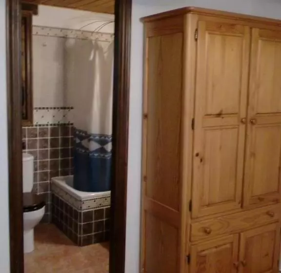 Majatalo Pensió I Apartaments La Bordeta