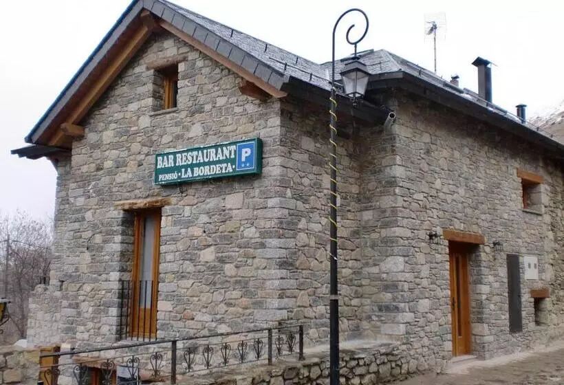 Majatalo Pensió I Apartaments La Bordeta