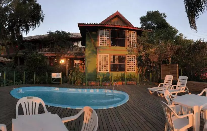 ペンション Pousada Canoa Azul Na Praia Da Ferrugem