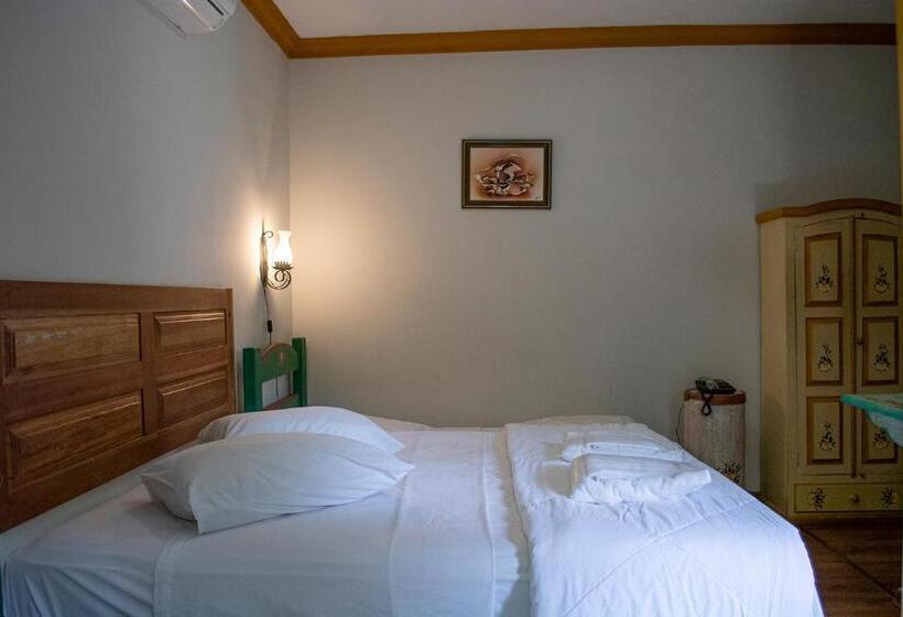 پانسیون Pousada Chafariz Das 4 Estações