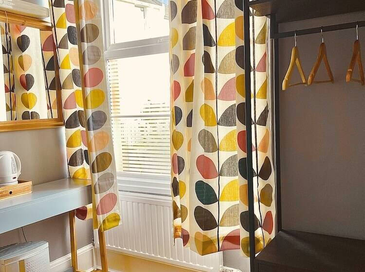 Pension (Hôtel basse catégorie) The Westbank