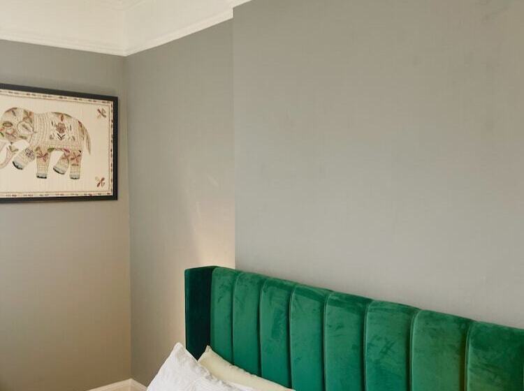 Pension (Hôtel basse catégorie) The Westbank