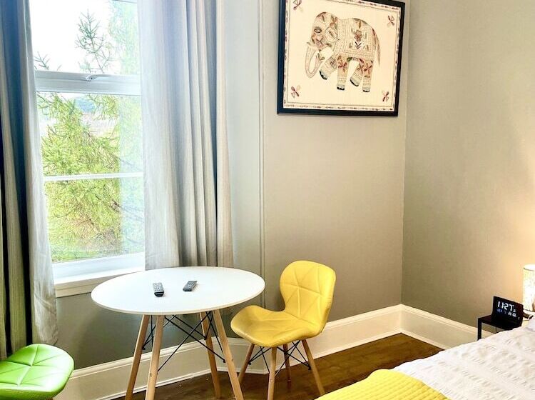 Pension (Hôtel basse catégorie) The Westbank