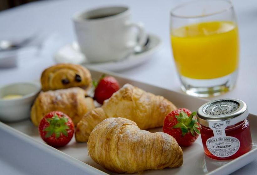 호스텔 Eltermere Inn