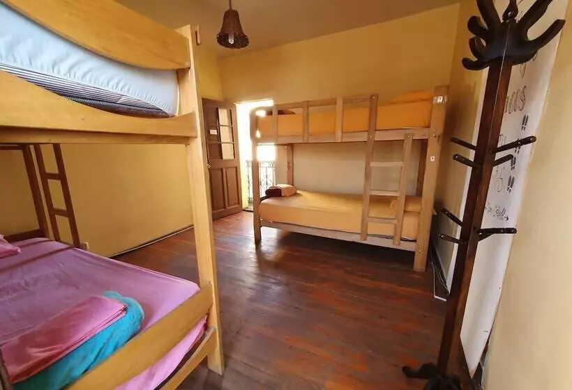 Econunay Hostels