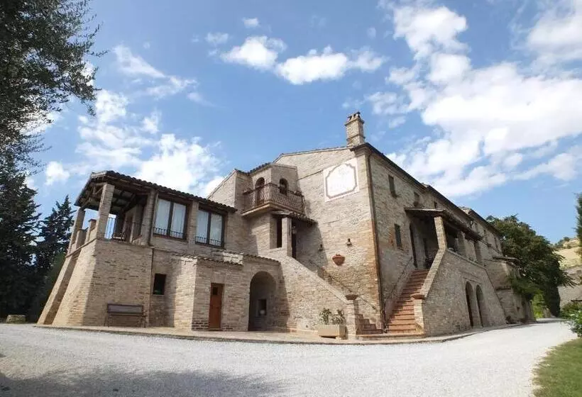 ホテル Agriturismo La Campana