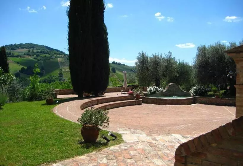 ホテル Agriturismo La Campana