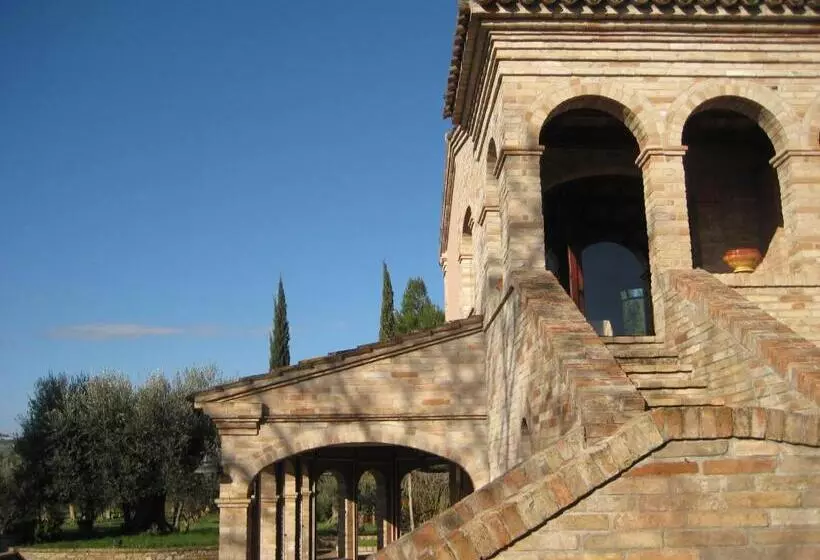 ホテル Agriturismo La Campana