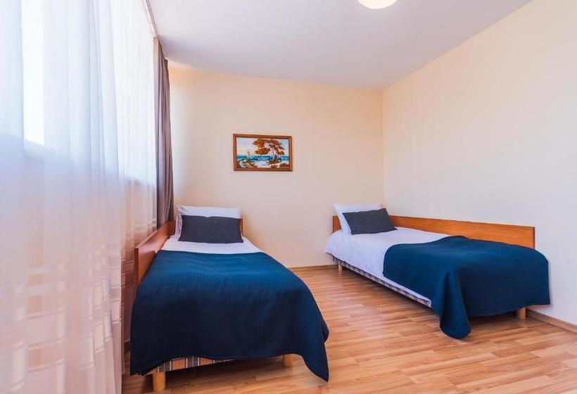 پانسیون Aidaras