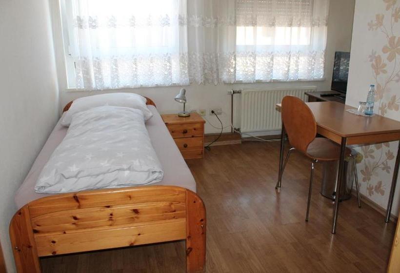 پانسیون Gaststätte Alt Garbsen