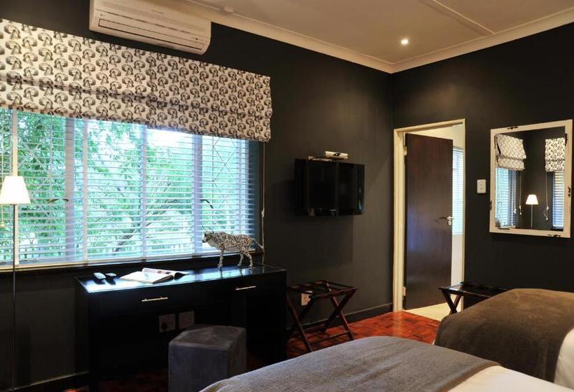 פנסיון Glendower View Guest House