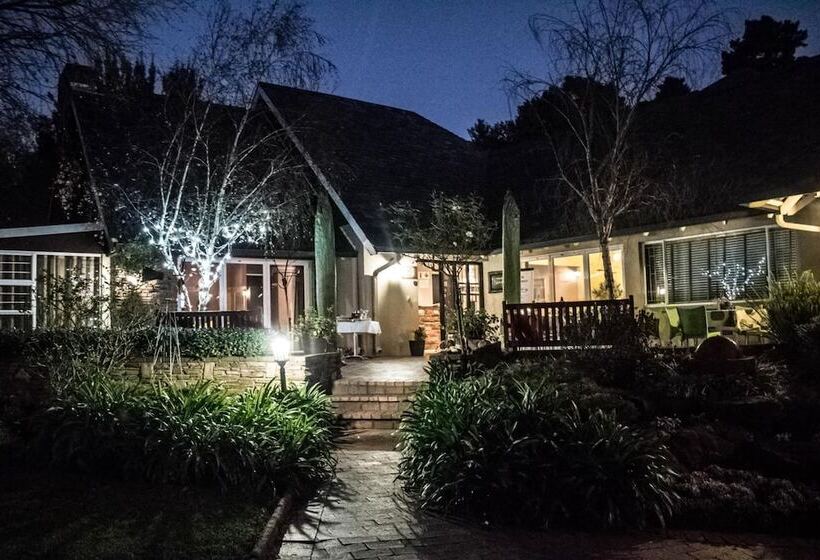 פנסיון Glendower View Guest House