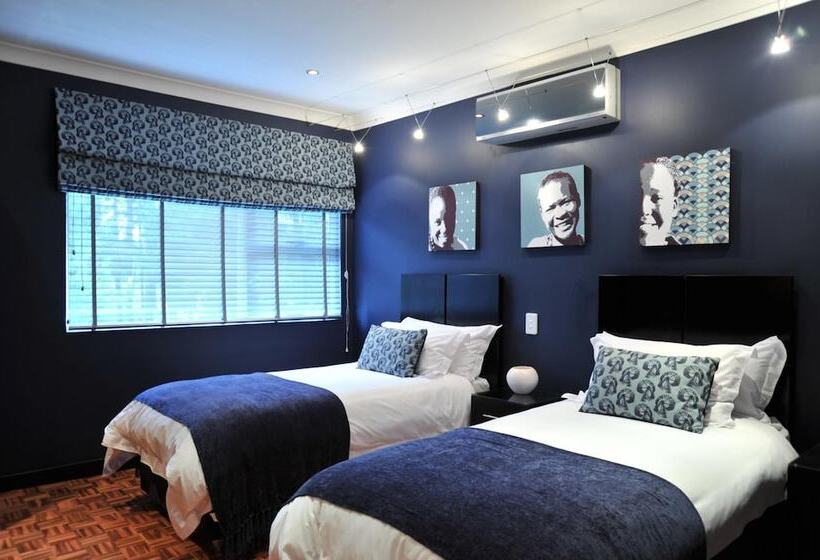 פנסיון Glendower View Guest House