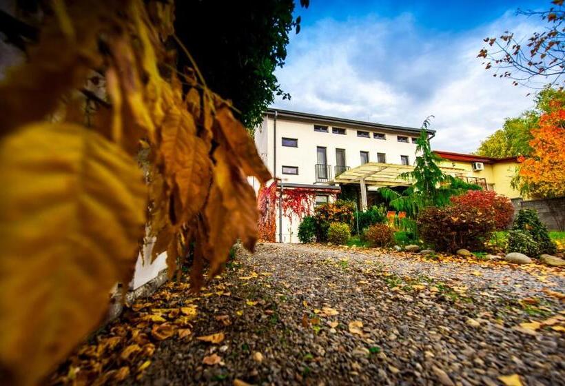 Pensão May Residence