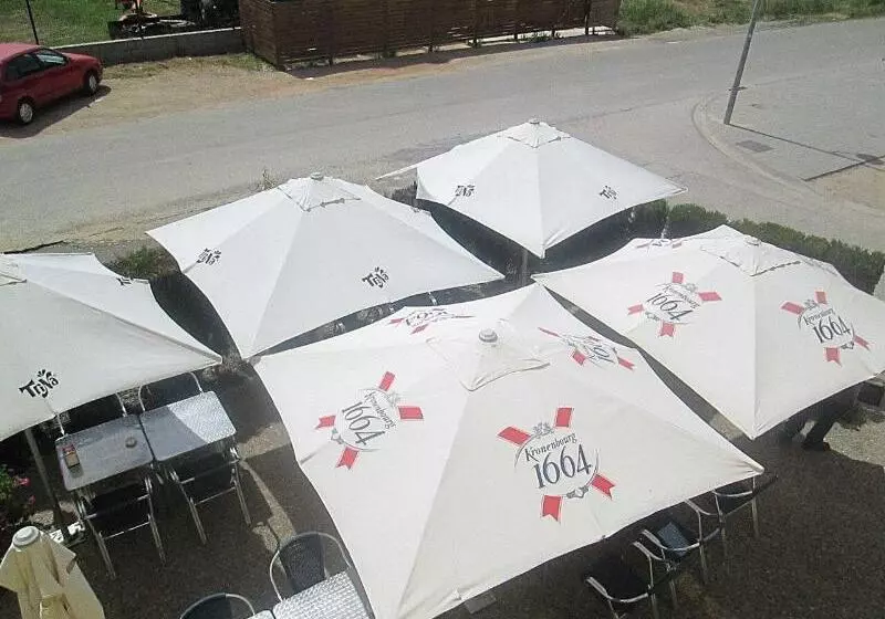 Majatalo Pensio L'avi Pep