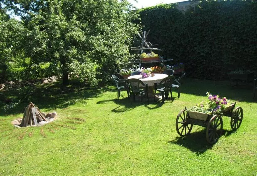 پانسیون Pulkvedis Guest House