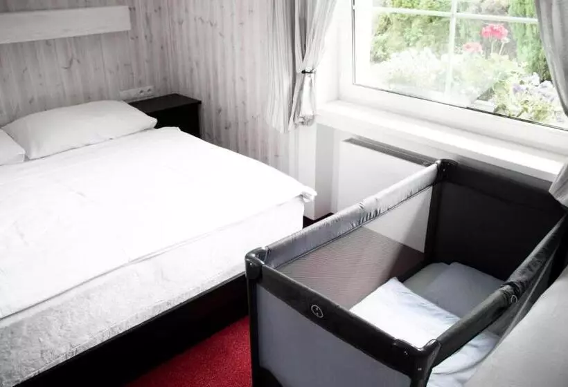 ペンション Rodinný Resort Uko