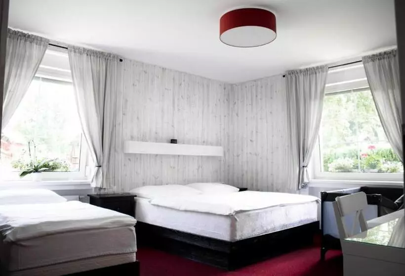 ペンション Rodinný Resort Uko