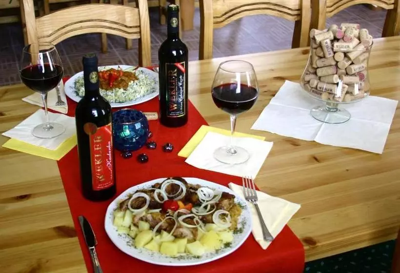 Wekler Családi Pincészet és Panzió