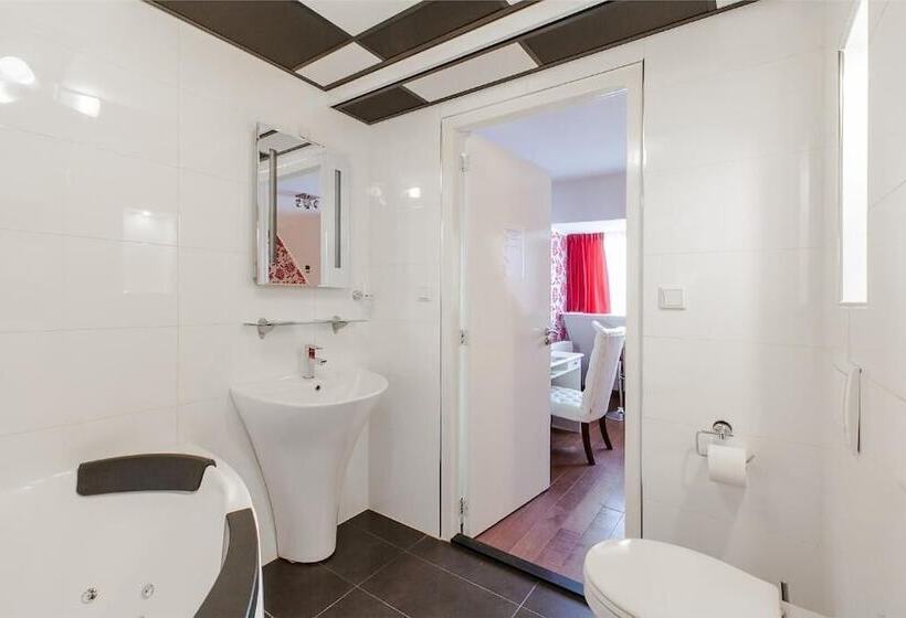 פנסיון Alex Rooms