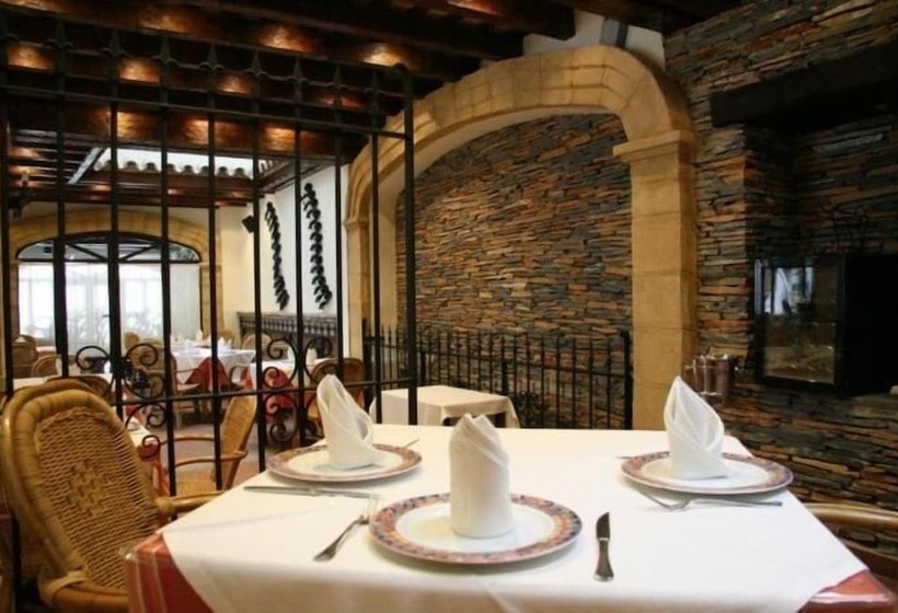 Pension Hostal Torre De Guzmán