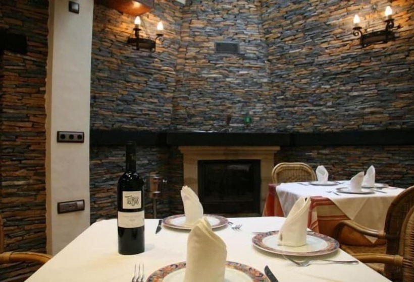 Pension Hostal Torre De Guzmán