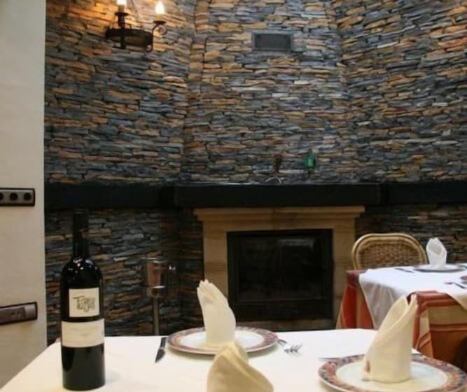 Pension Hostal Torre De Guzmán