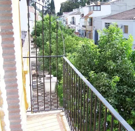ペンション Hostal Villega