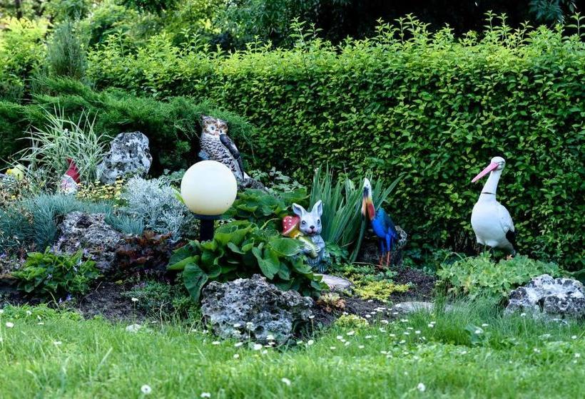 پانسیون Vila Saltanat 41