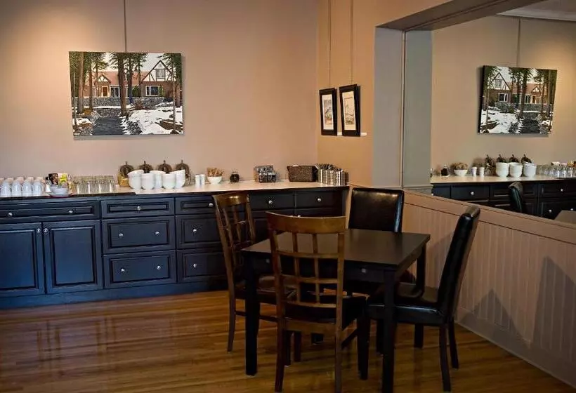 Retkeilymaja Banff Boutique Inn   Adults Only