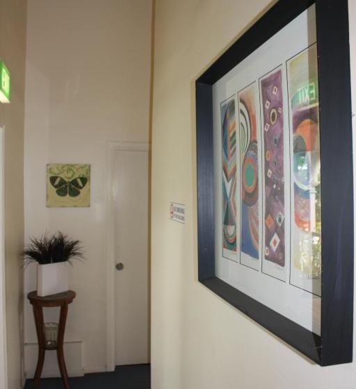 הוסטל Ellie's Guest House