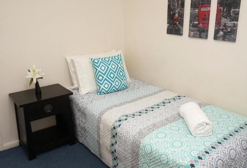 הוסטל Ellie's Guest House