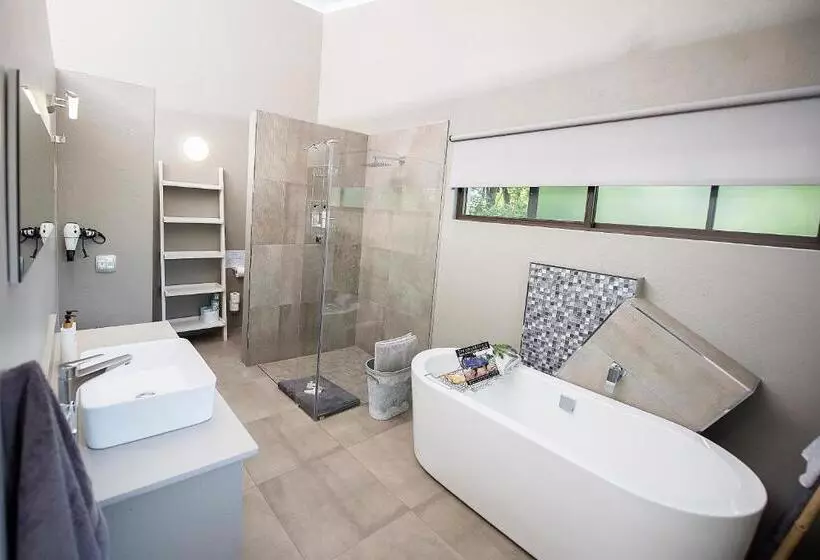 پانسیون Birds Babble Self Catering