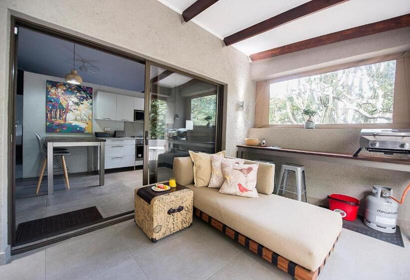 פנסיון Birds Babble Self Catering