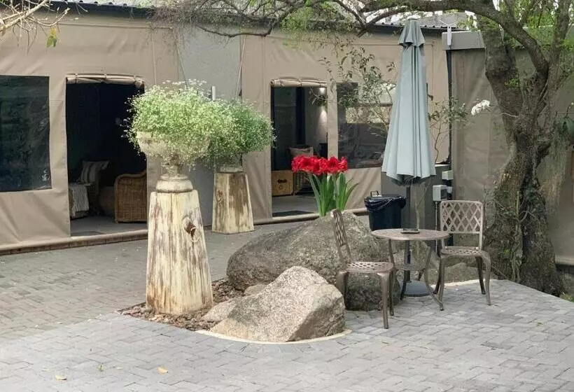 پانسیون Birds Babble Self Catering