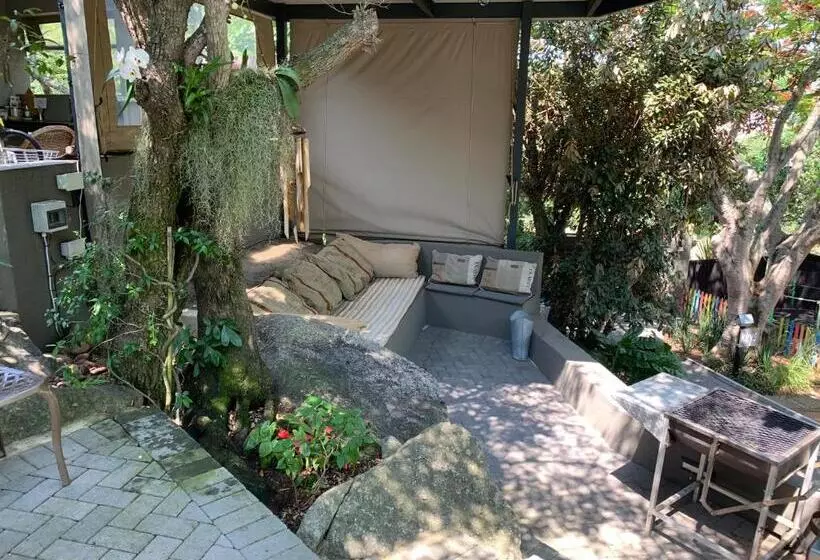 پانسیون Birds Babble Self Catering