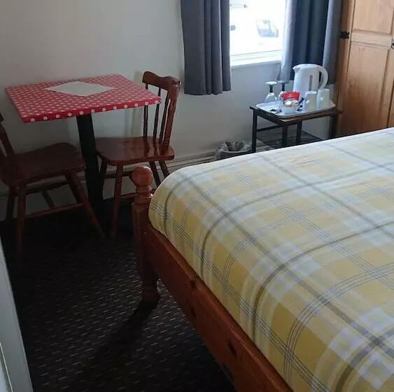 پانسیون Fairways Guest House