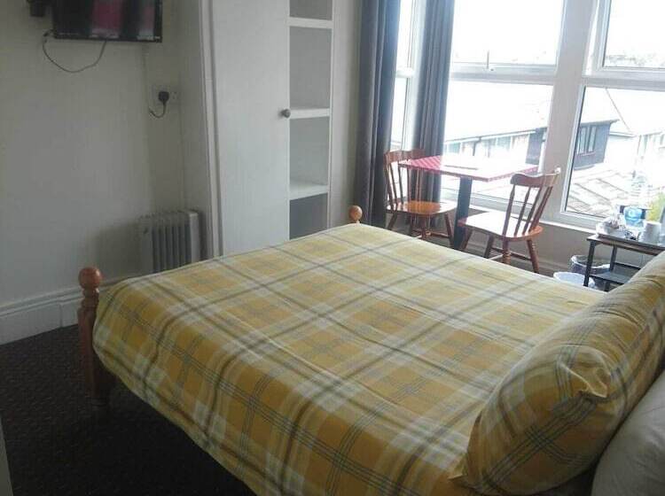 Pensionat Fairways Guest House