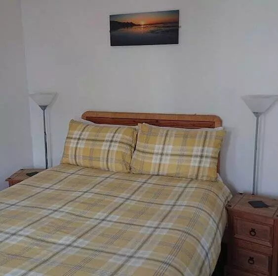 پانسیون Fairways Guest House