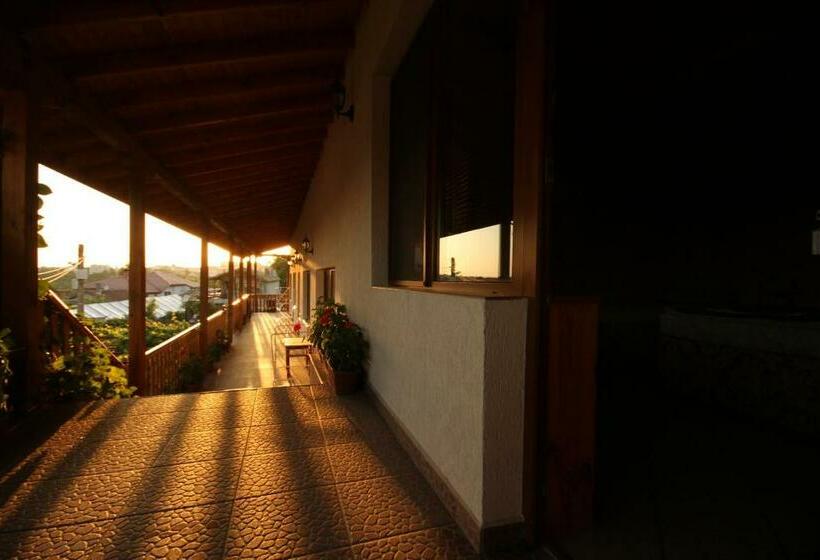 پانسیون Guest House Nash Dom