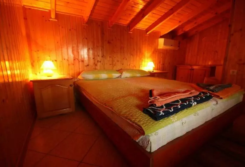 پانسیون Guest House Nash Dom