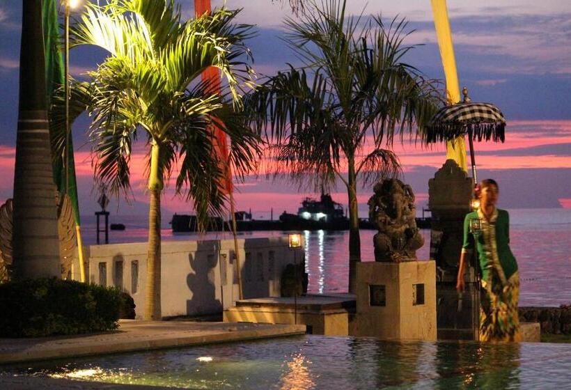 بنسيون Kelapa Lovina Beach Villa