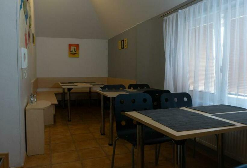 膳宿费 Penzion Hustopeče