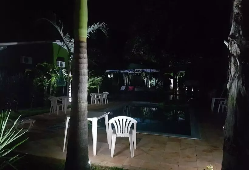 ペンション Pousada Naipi