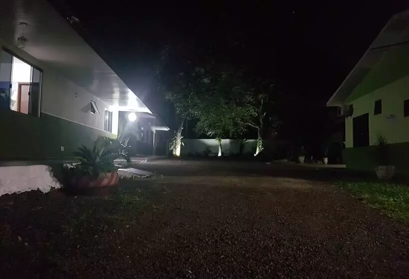 ペンション Pousada Naipi