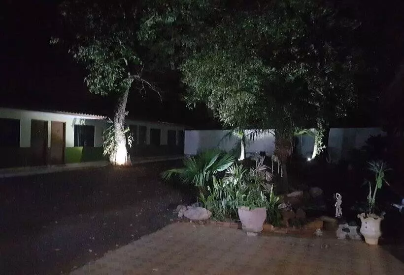 ペンション Pousada Naipi