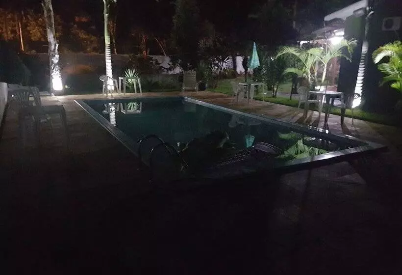 ペンション Pousada Naipi