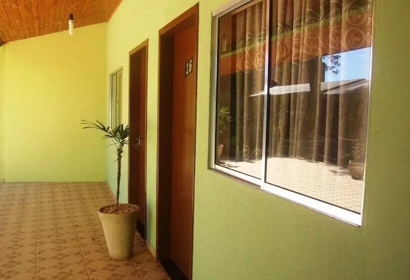 ペンション Pousada Naipi