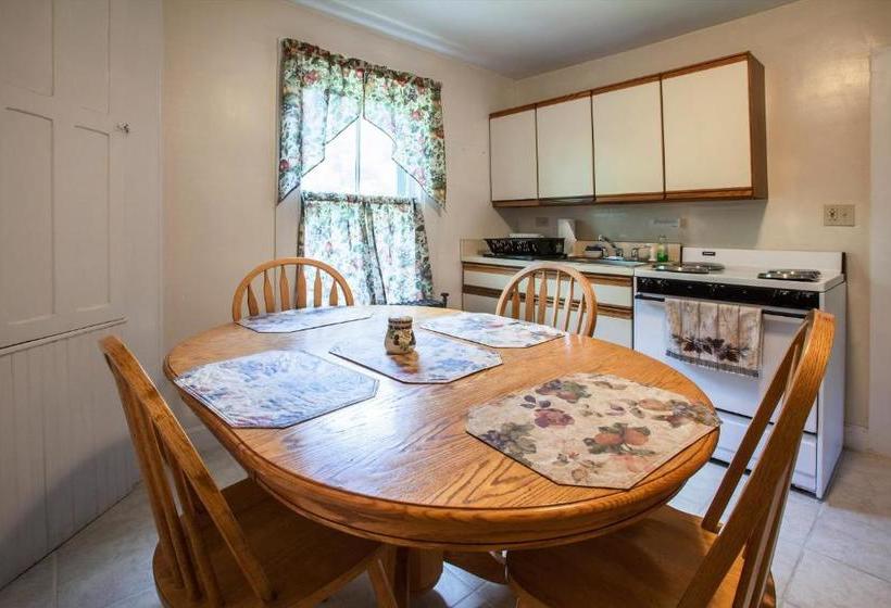 Пансион Village Suites