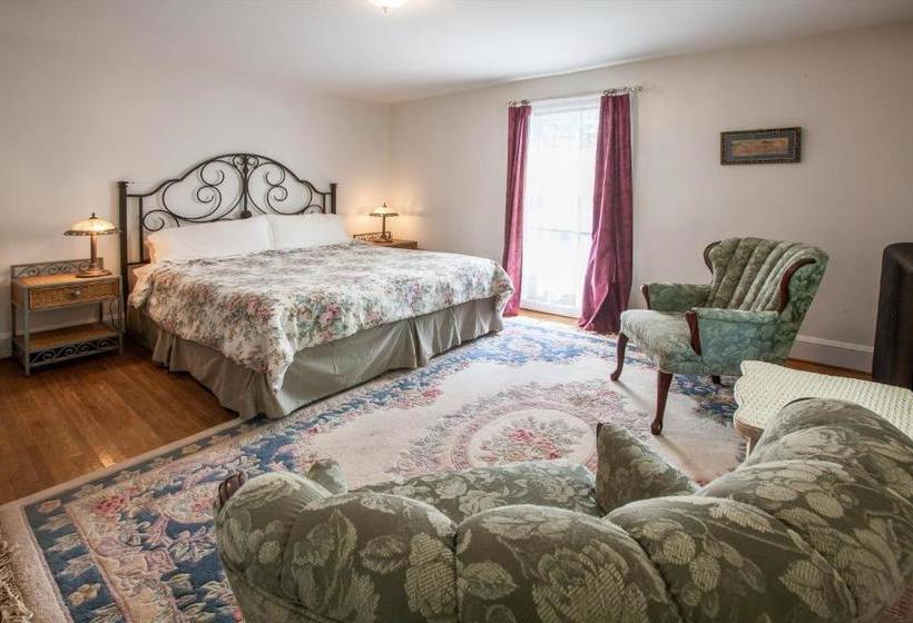 Пансион Village Suites